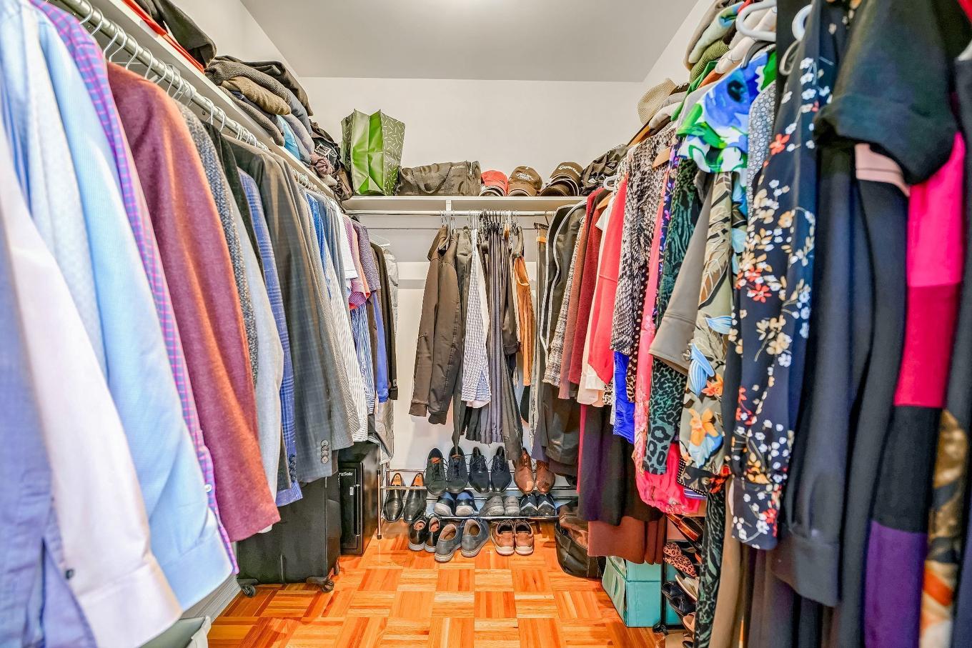 Walk-in closet - 3017 Rue Edmond, Kirkland, QC - Indoor With Storage
