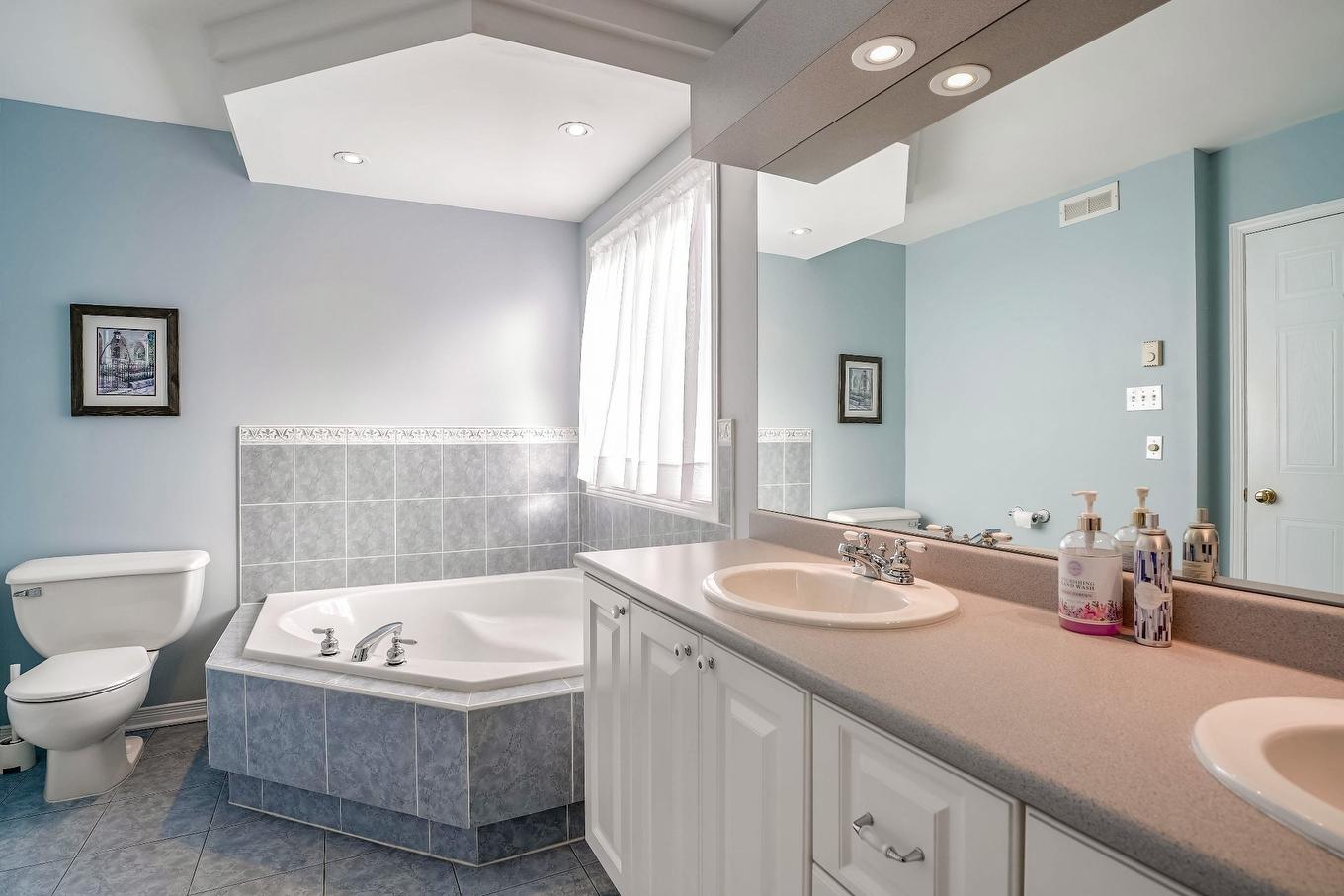 Bathroom - 3017 Rue Edmond, Kirkland, QC - Indoor Photo Showing Bathroom