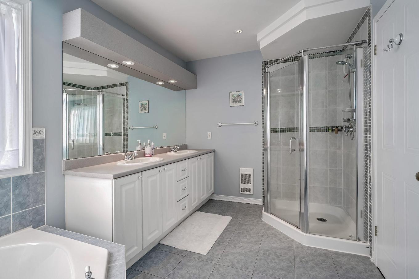 Bathroom - 3017 Rue Edmond, Kirkland, QC - Indoor Photo Showing Bathroom