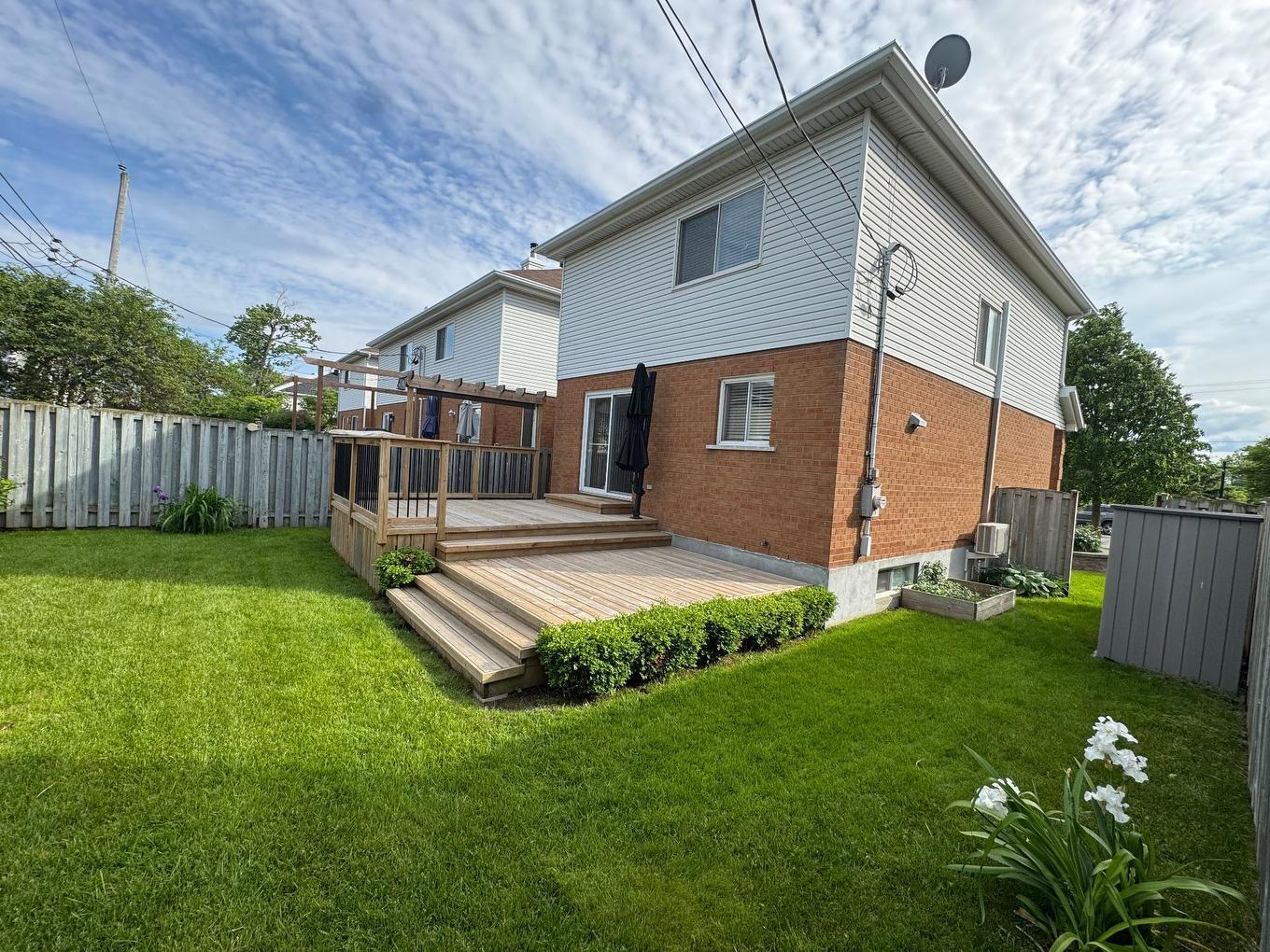 Back facade - 3017 Rue Edmond, Kirkland, QC - Outdoor With Deck Patio Veranda With Exterior