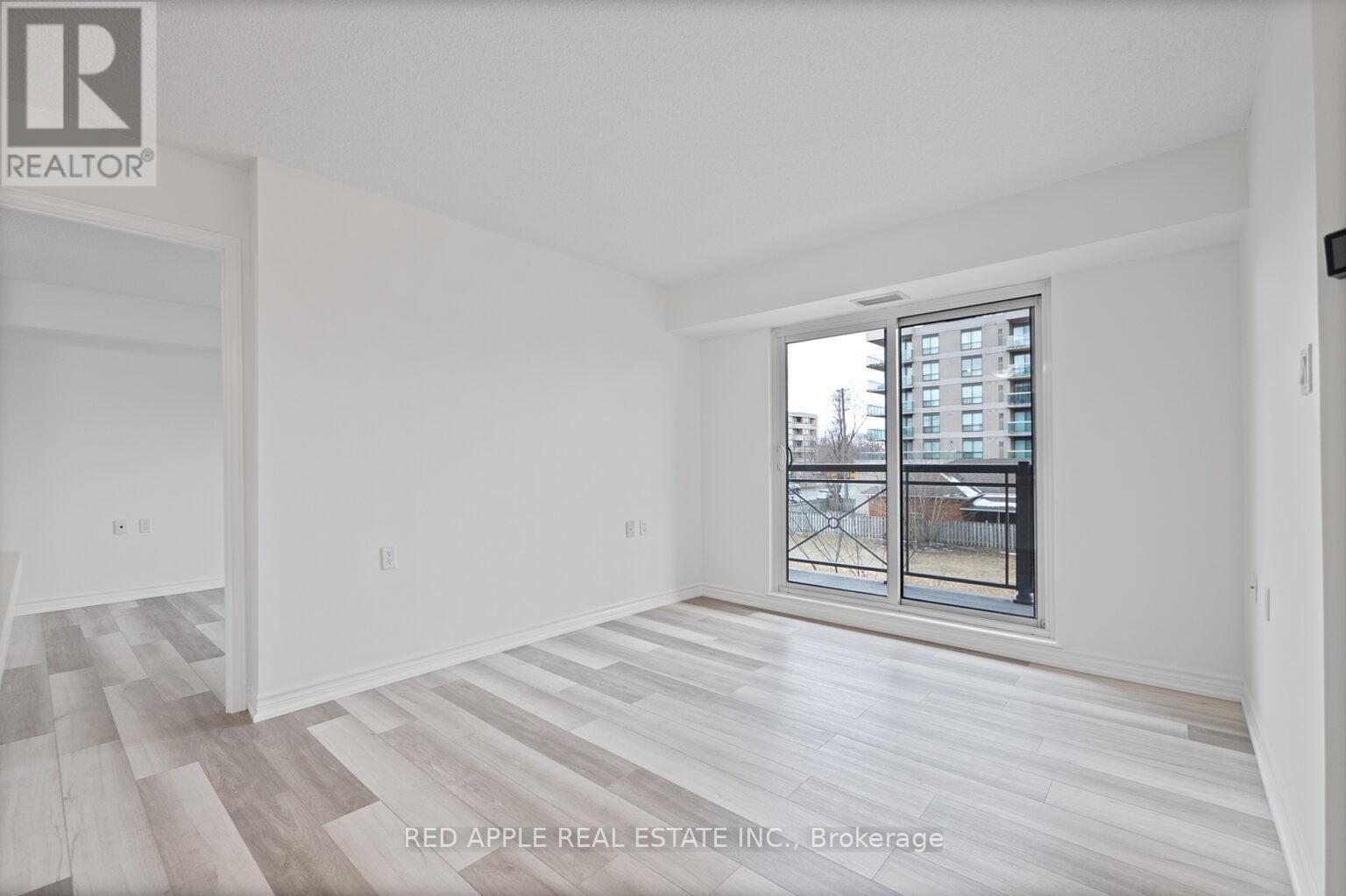 213 - 872 Sheppard Avenue W, Toronto, ON - Indoor Photo Showing Other Room