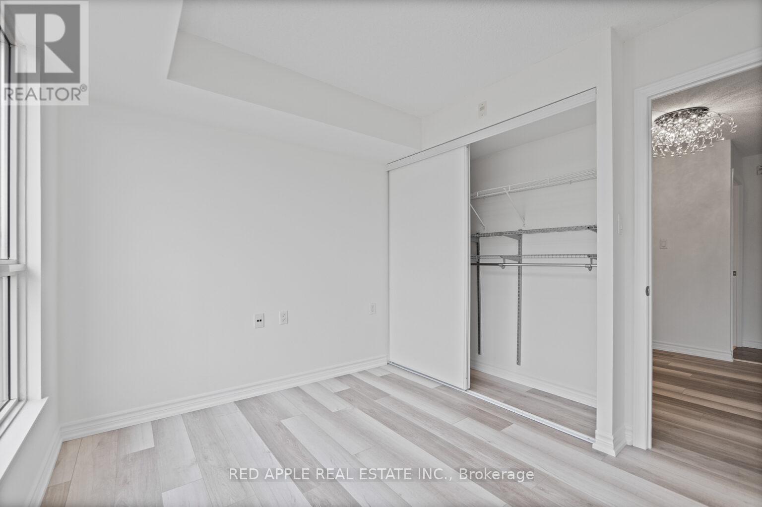 213 - 872 Sheppard Avenue W, Toronto, ON - Indoor Photo Showing Other Room