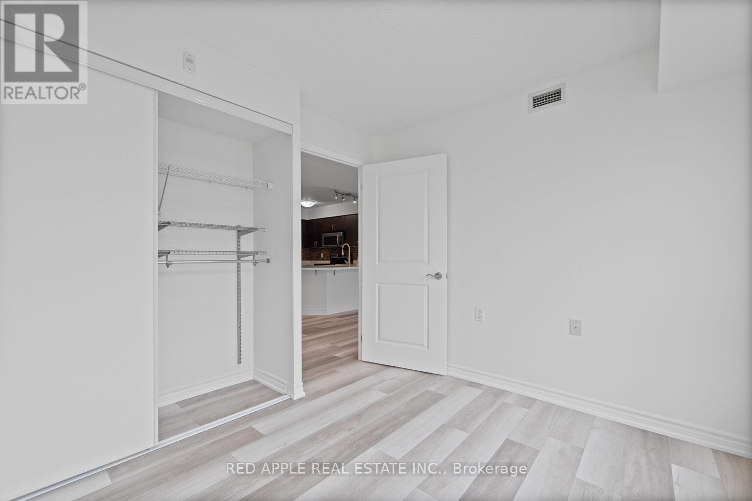 213 - 872 Sheppard Avenue W, Toronto, ON - Photo Showing Other Room