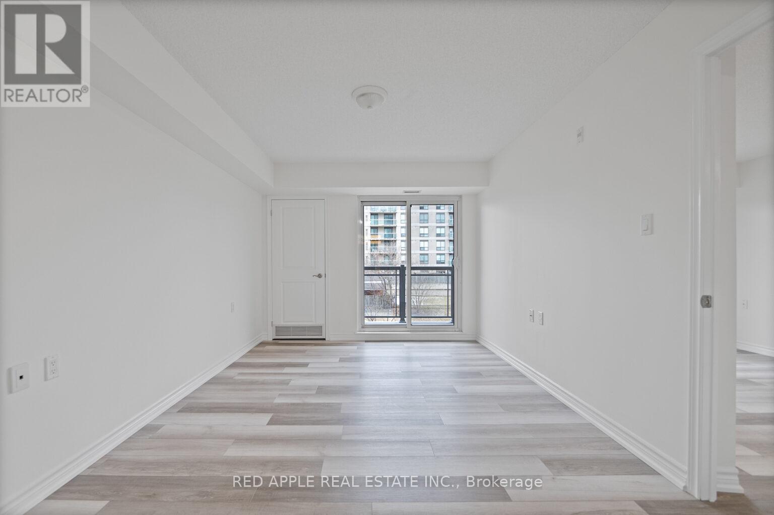 213 - 872 Sheppard Avenue W, Toronto, ON - Indoor Photo Showing Other Room