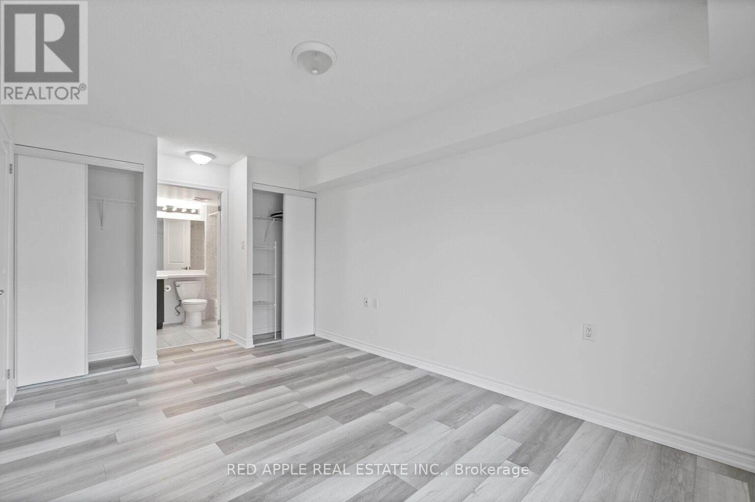 213 - 872 Sheppard Avenue W, Toronto, ON - Indoor Photo Showing Other Room