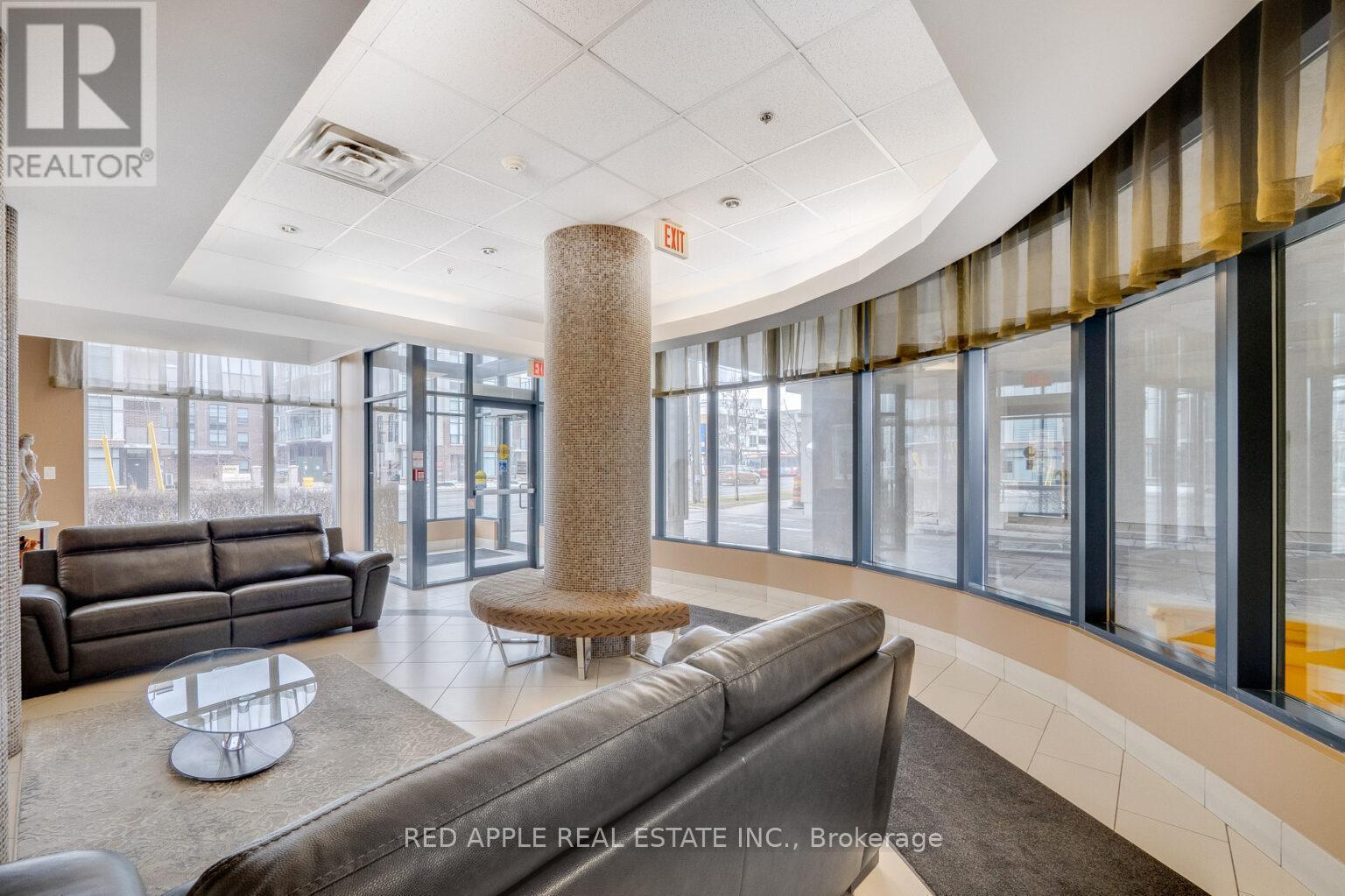 213 - 872 Sheppard Avenue W, Toronto, ON - Indoor