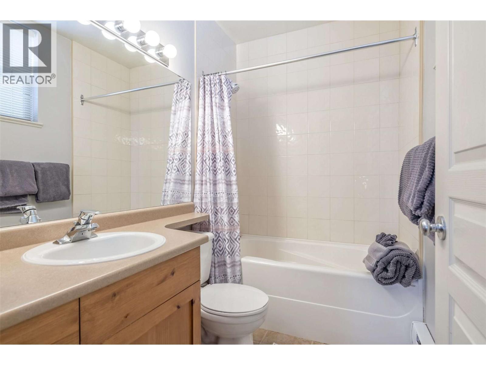 9802 Silver Star Road Unit# 109, Vernon, BC - Indoor Photo Showing Bathroom