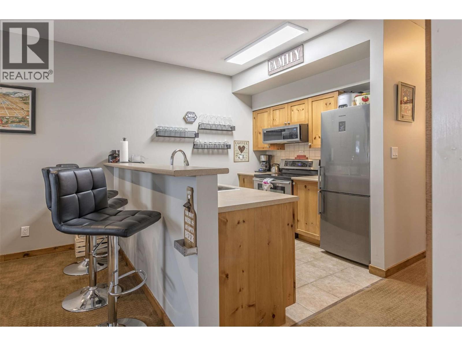 9802 Silver Star Road Unit# 109, Vernon, BC - Indoor Photo Showing Kitchen