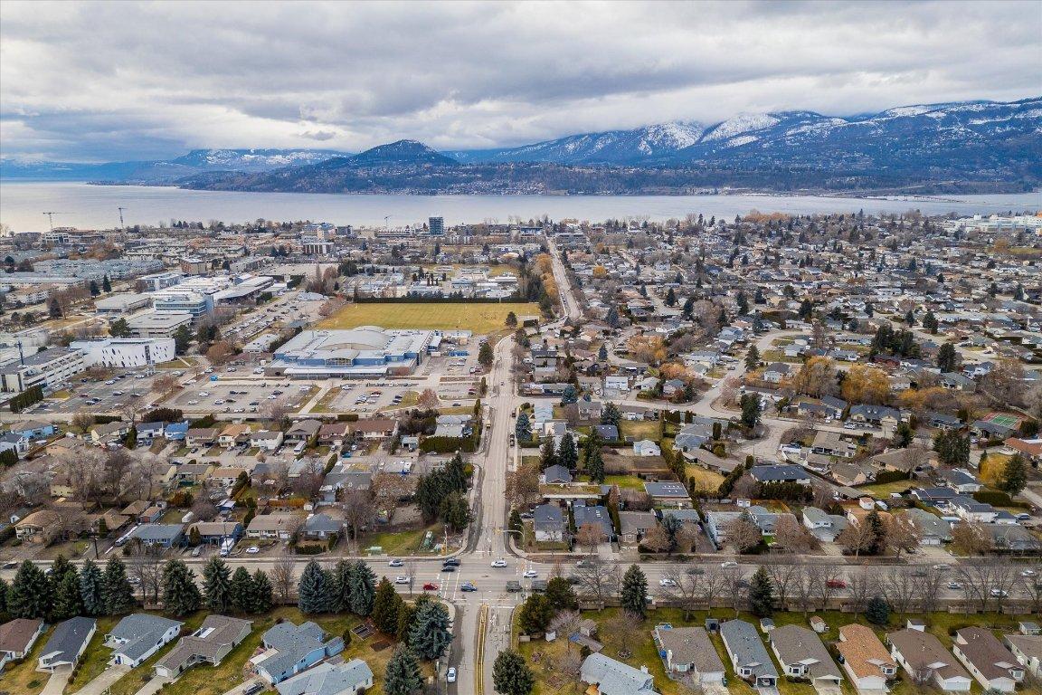 2670 Gordon Drive, Kelowna, BC - Outdoor With View