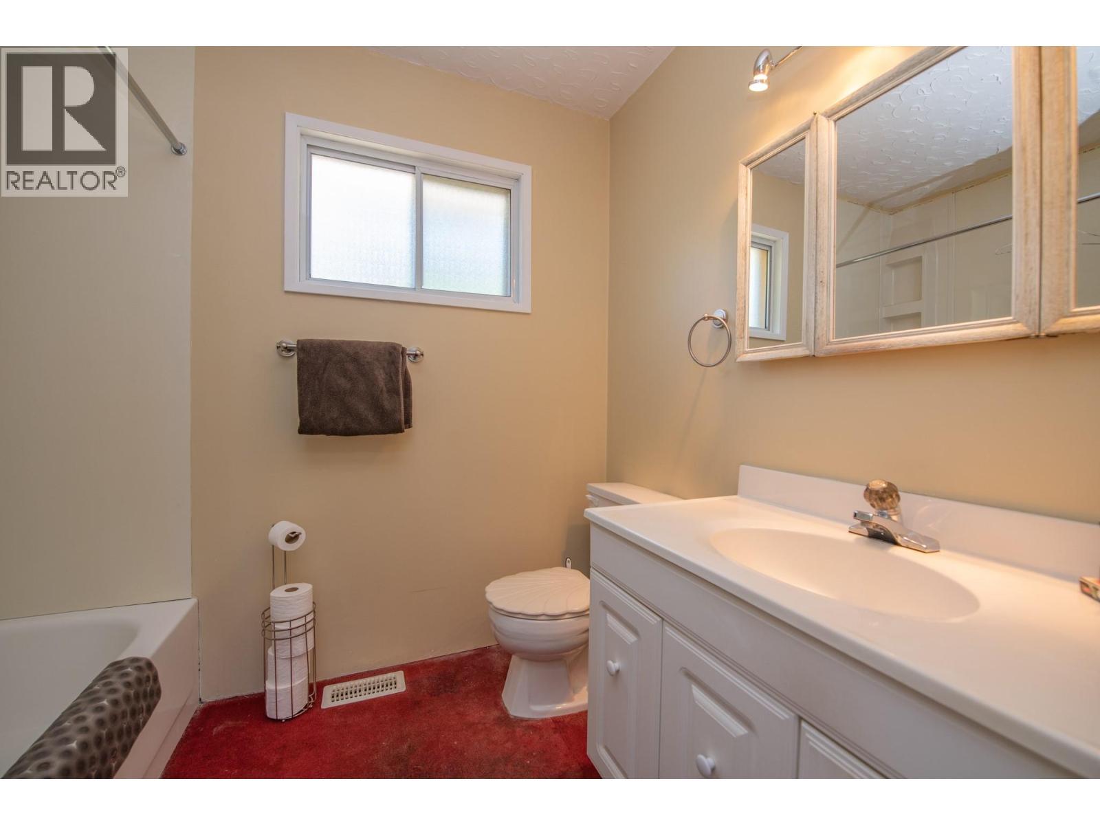 4587 Briggs Road, Vernon, BC - Indoor Photo Showing Bathroom