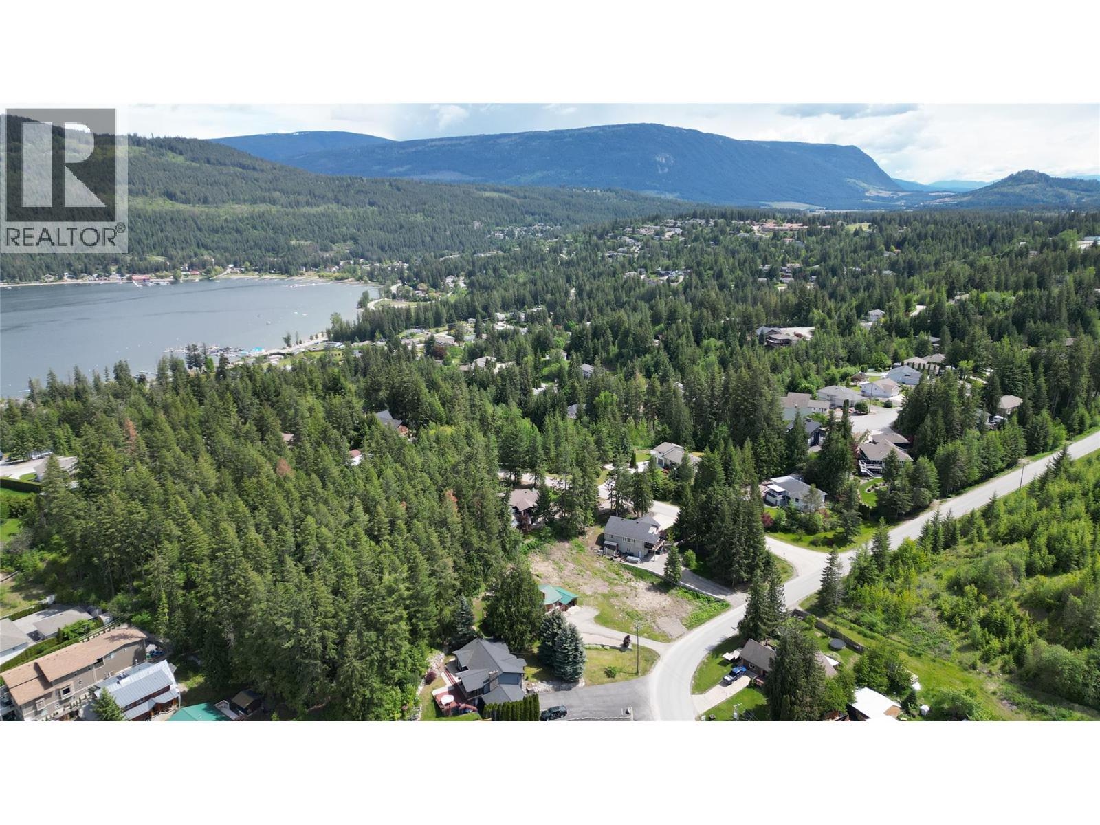 2902 Cedar Drive, Sorrento, BC