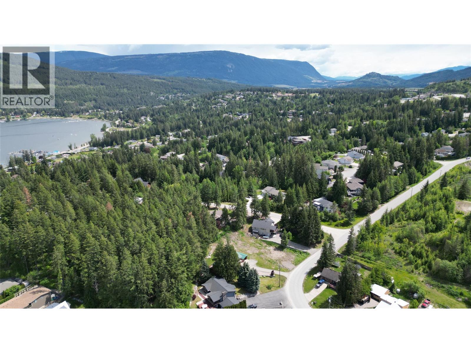 2902 Cedar Drive, Sorrento, BC