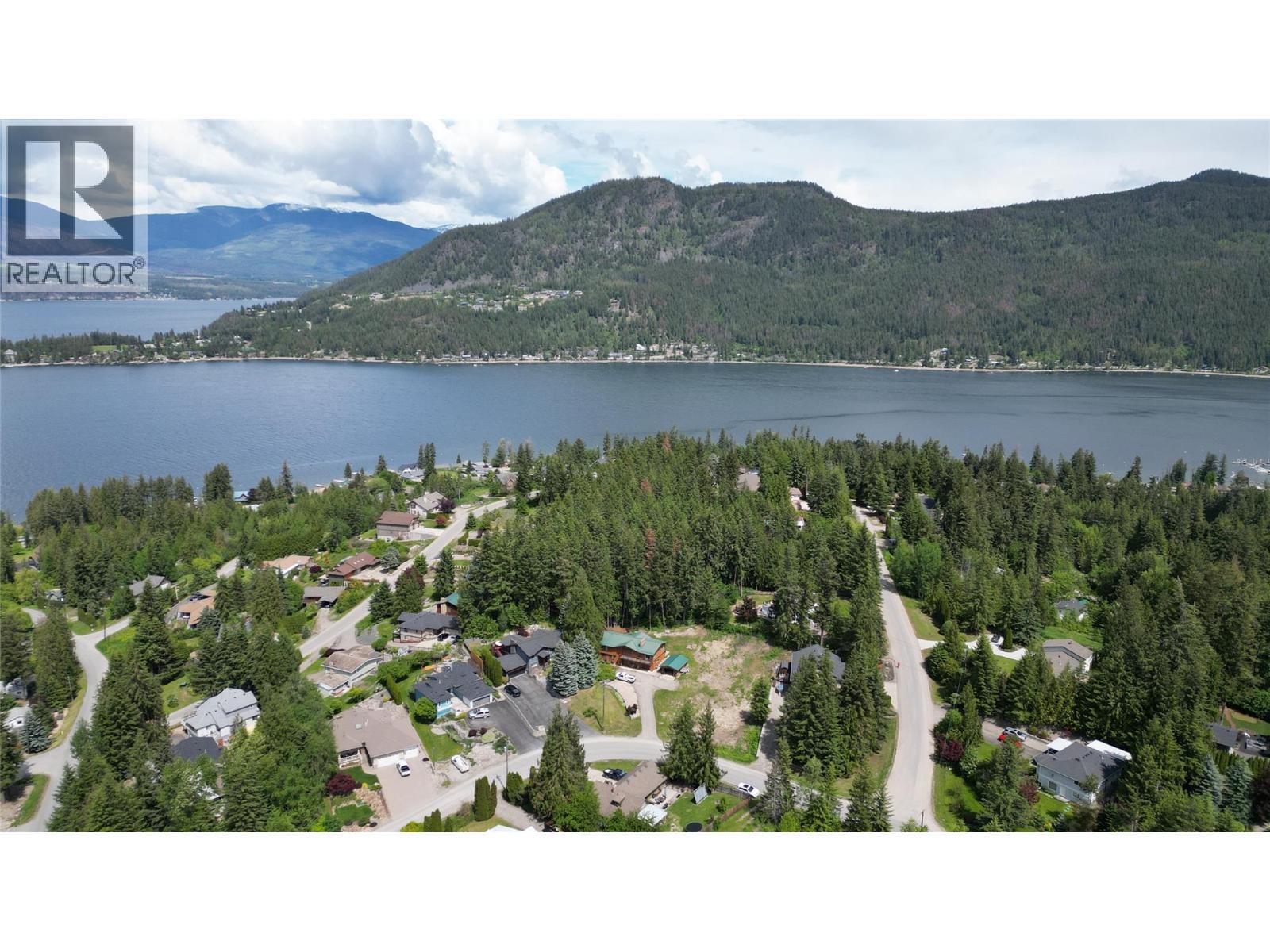 2902 Cedar Drive, Sorrento, BC