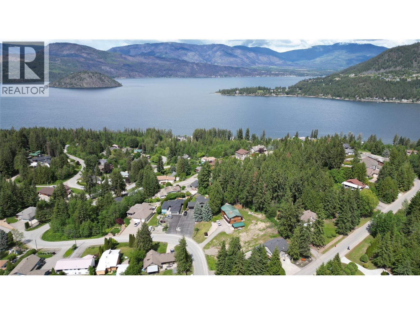 2902 Cedar Drive, Sorrento, BC