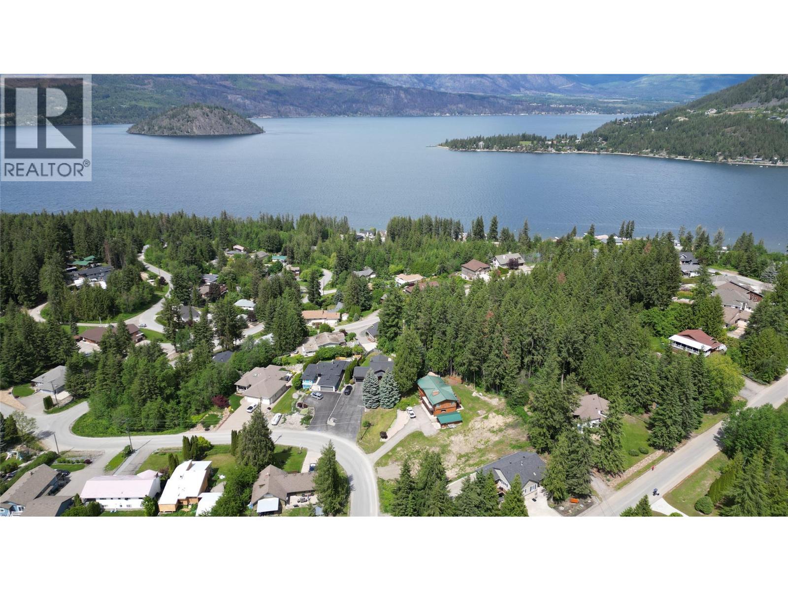 2902 Cedar Drive, Sorrento, BC