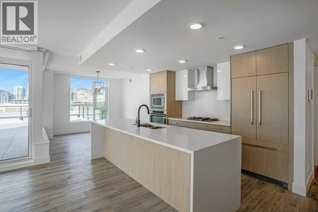1588 Ellis Street Unit# 609, Kelowna, BC - Indoor Photo Showing Kitchen With Double Sink With Upgraded Kitchen