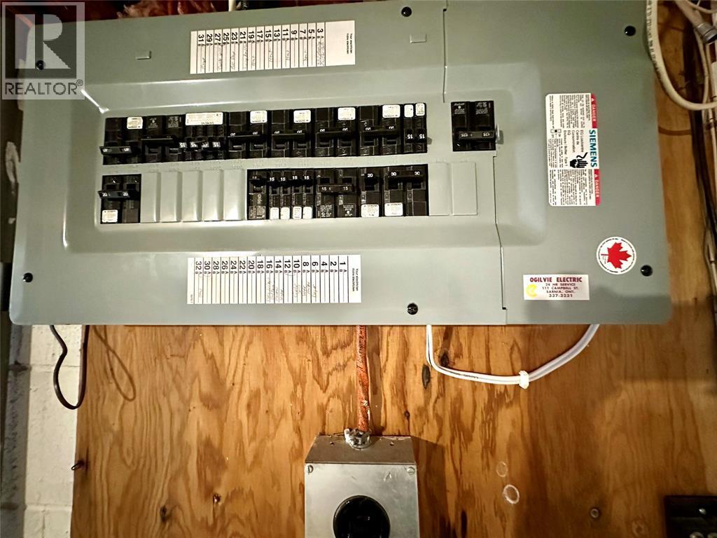 885 Carleton Place Unit# 1, Sarnia, ON - Indoor Photo Showing Other Room