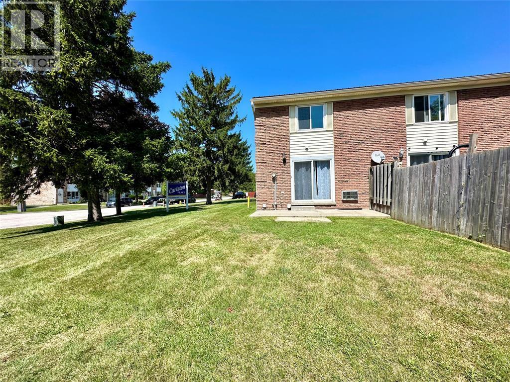 885 Carleton Place Unit# 1, Sarnia, ON - Outdoor