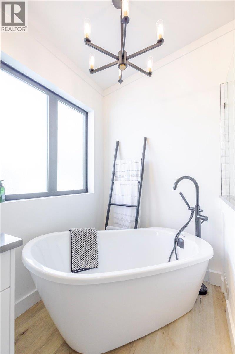 4600 Alpine Way, Fernie, BC - Indoor Photo Showing Bathroom
