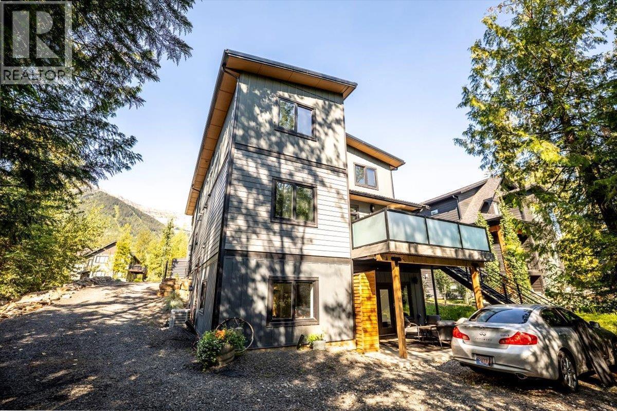 4600 Alpine Way, Fernie, BC - Outdoor With Deck Patio Veranda