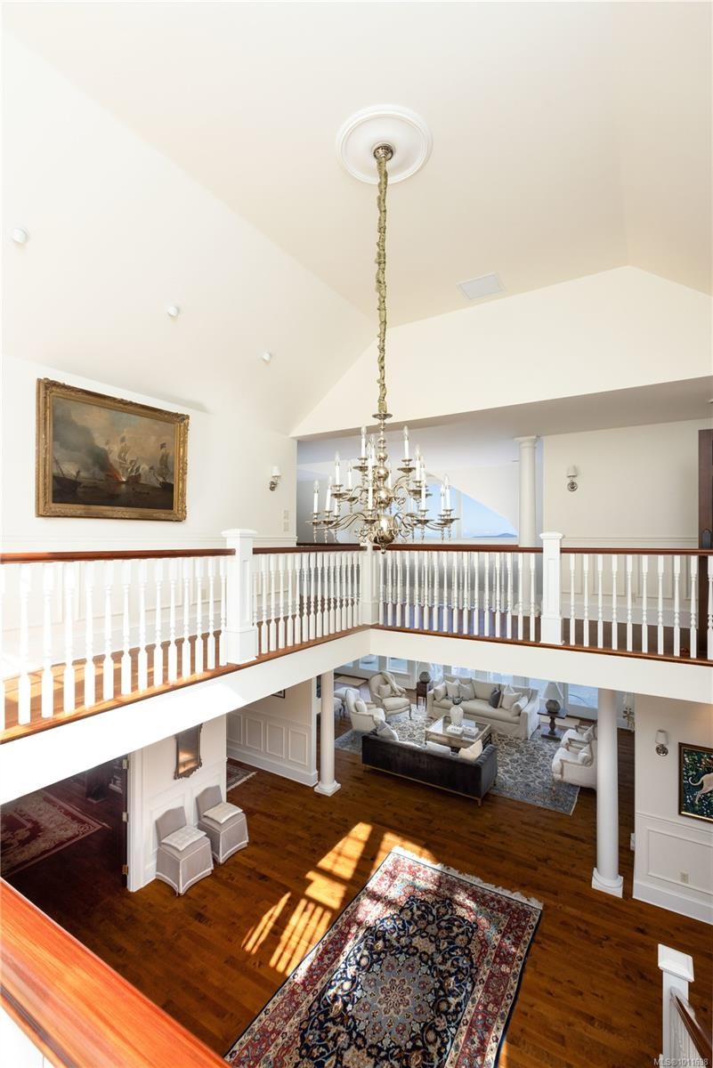 2600 Queenswood Dr, Saanich, BC