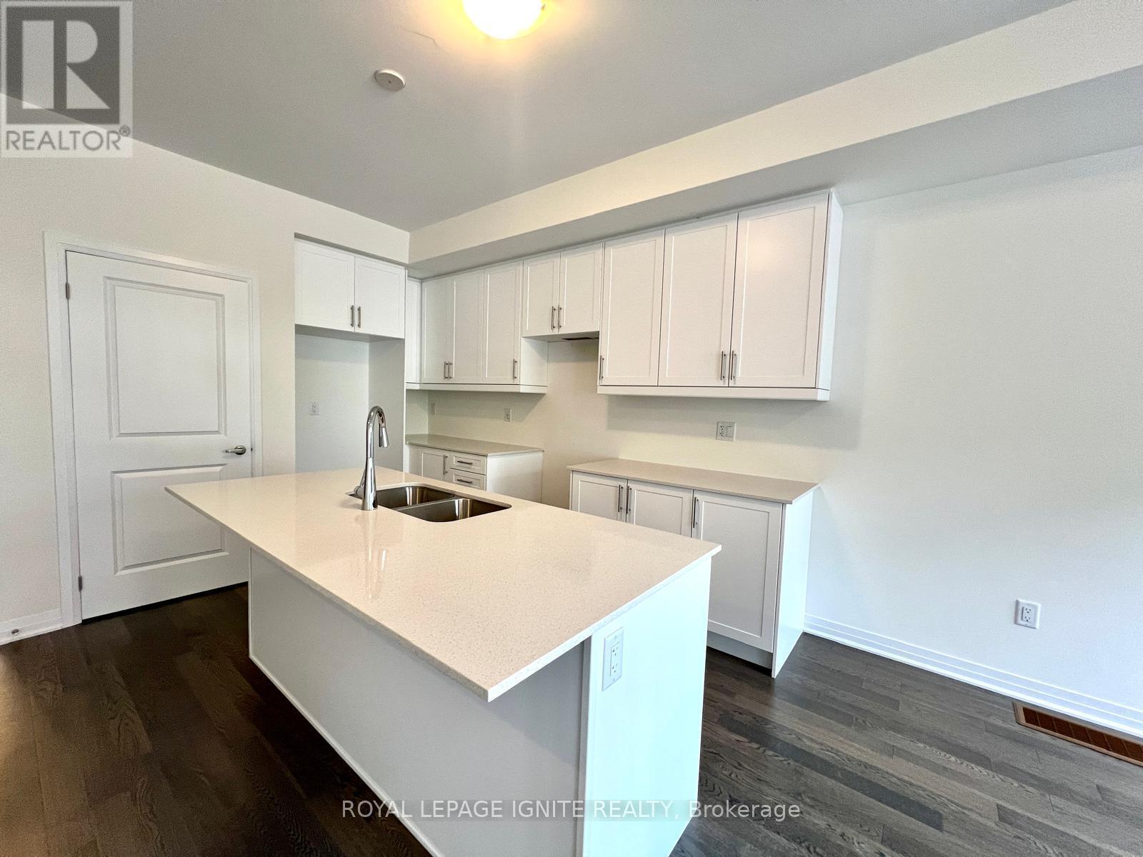 562 Hudson Crescent, Midland, ON - Indoor Photo Showing Kitchen With Double Sink