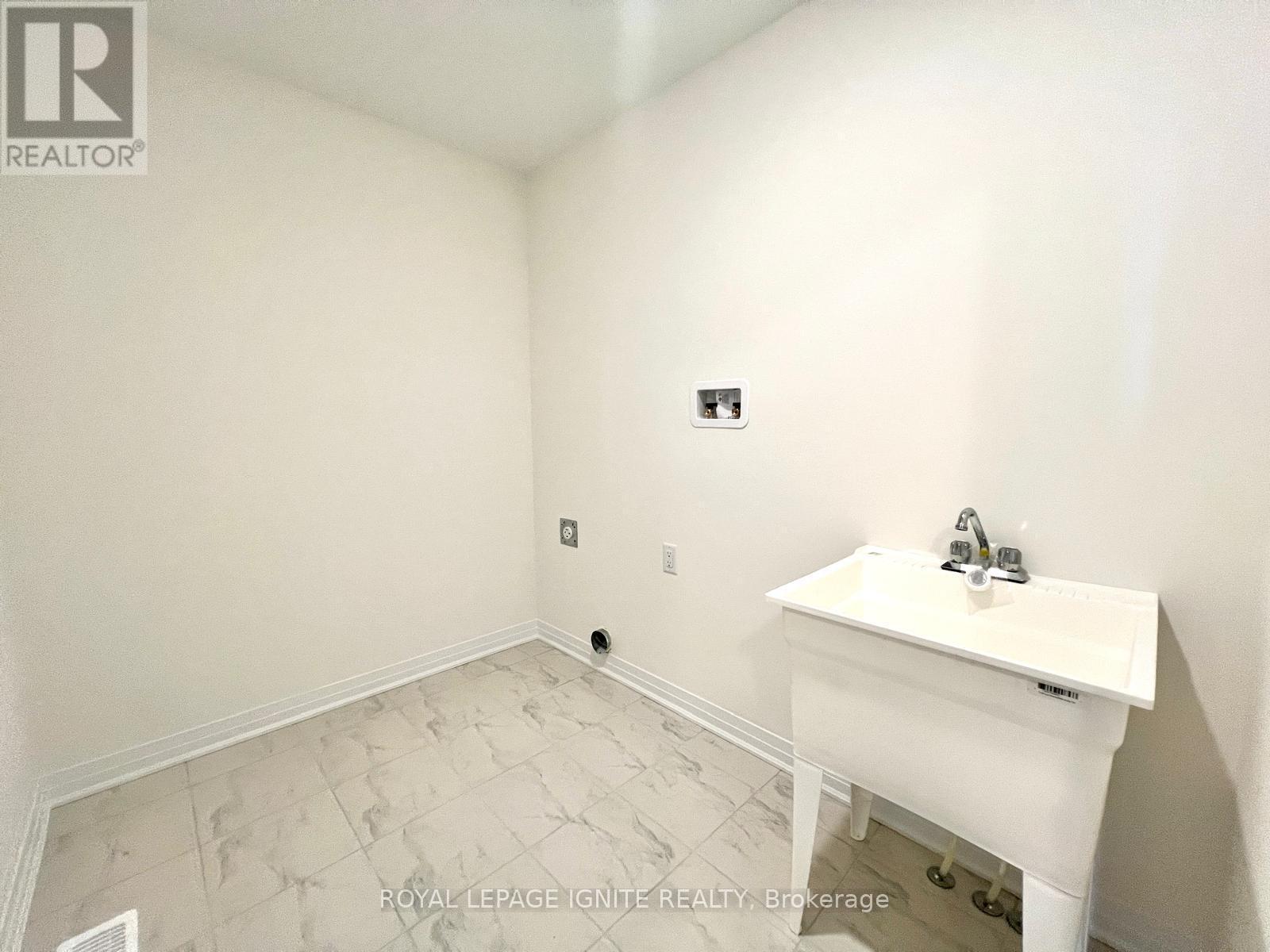 562 Hudson Crescent, Midland, ON - Indoor Photo Showing Other Room