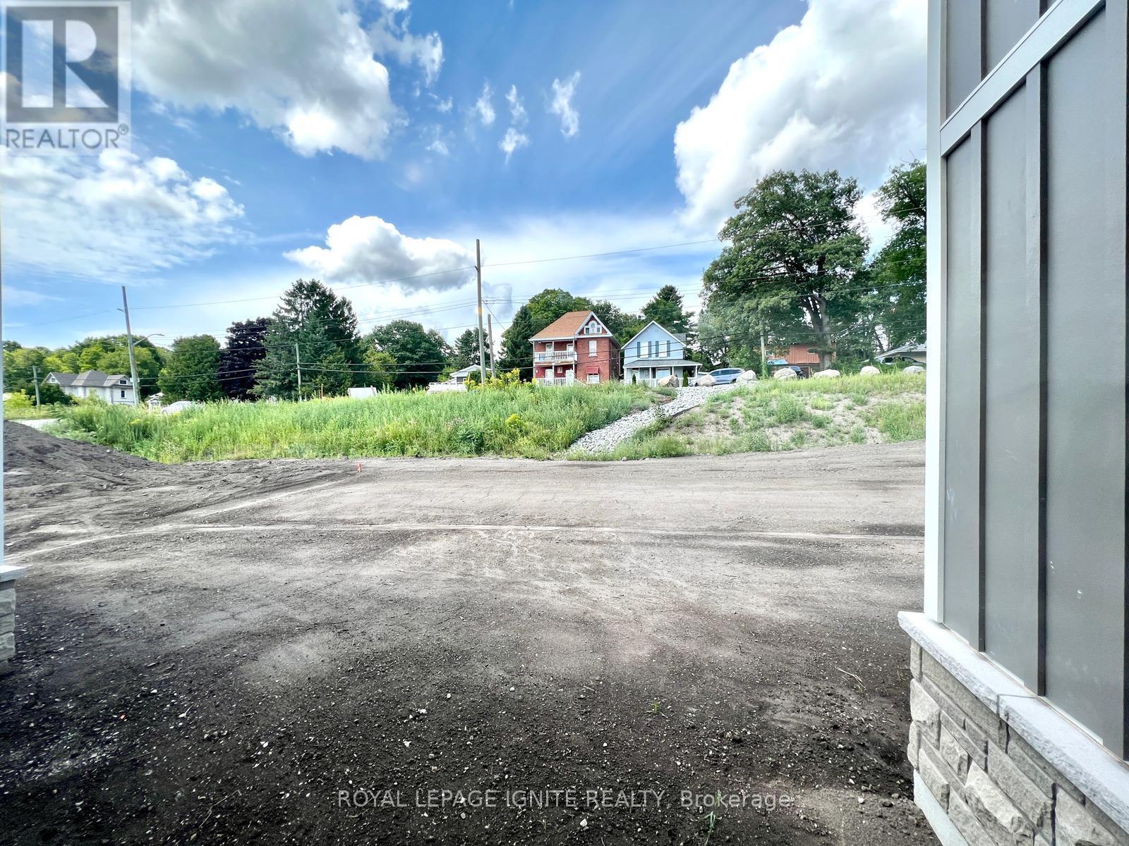 562 Hudson Crescent, Midland, ON - Outdoor