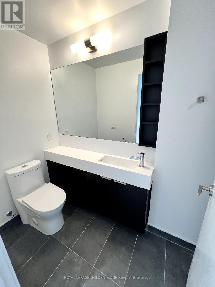 Ph02 - 8 Wellesley Street W, Toronto, ON - Indoor Photo Showing Bathroom