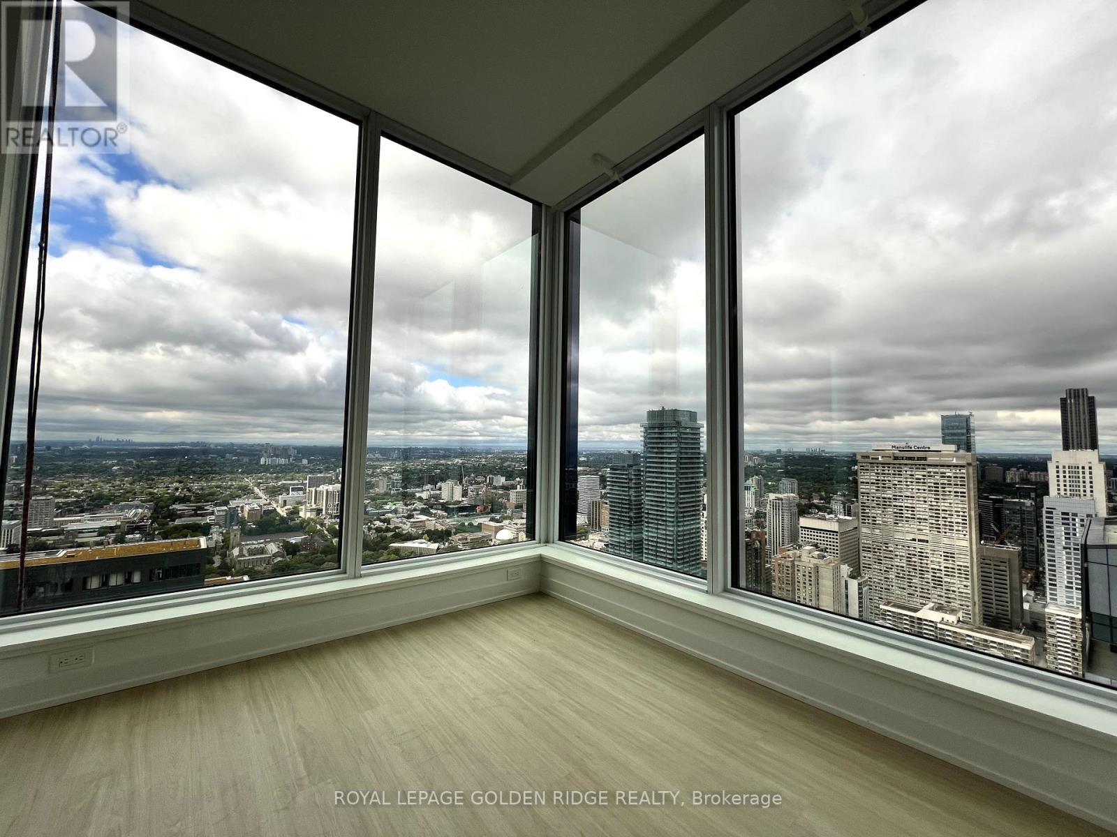 Ph02 - 8 Wellesley Street W, Toronto, ON - Indoor Photo Showing Other Room