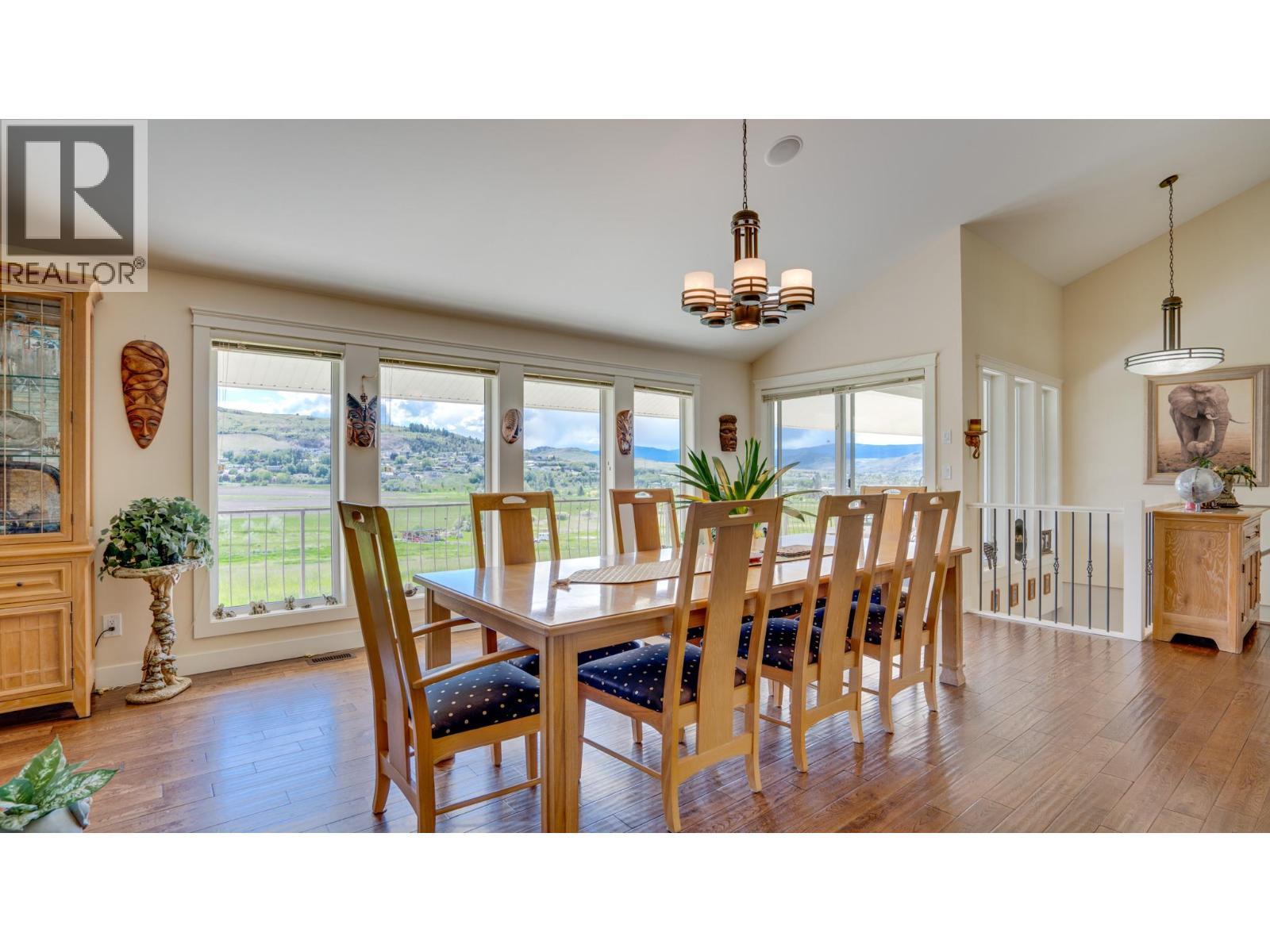620 Mountview Road, Vernon, BC - Indoor Photo Showing Dining Room