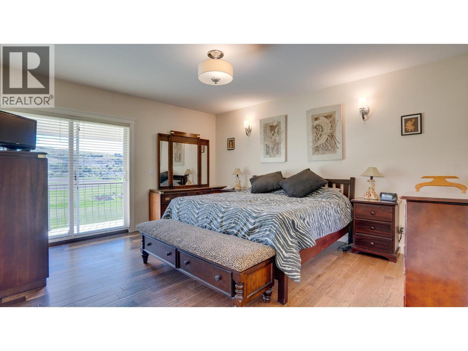 620 Mountview Road, Vernon, BC - Indoor Photo Showing Bedroom