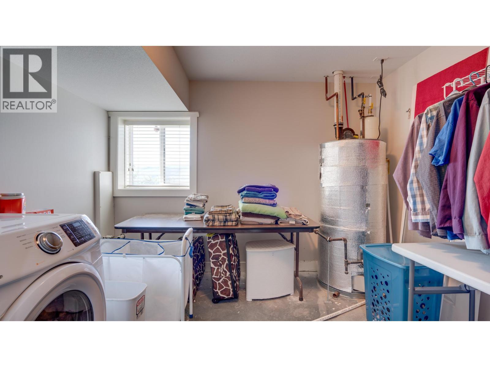 620 Mountview Road, Vernon, BC - Indoor Photo Showing Laundry Room