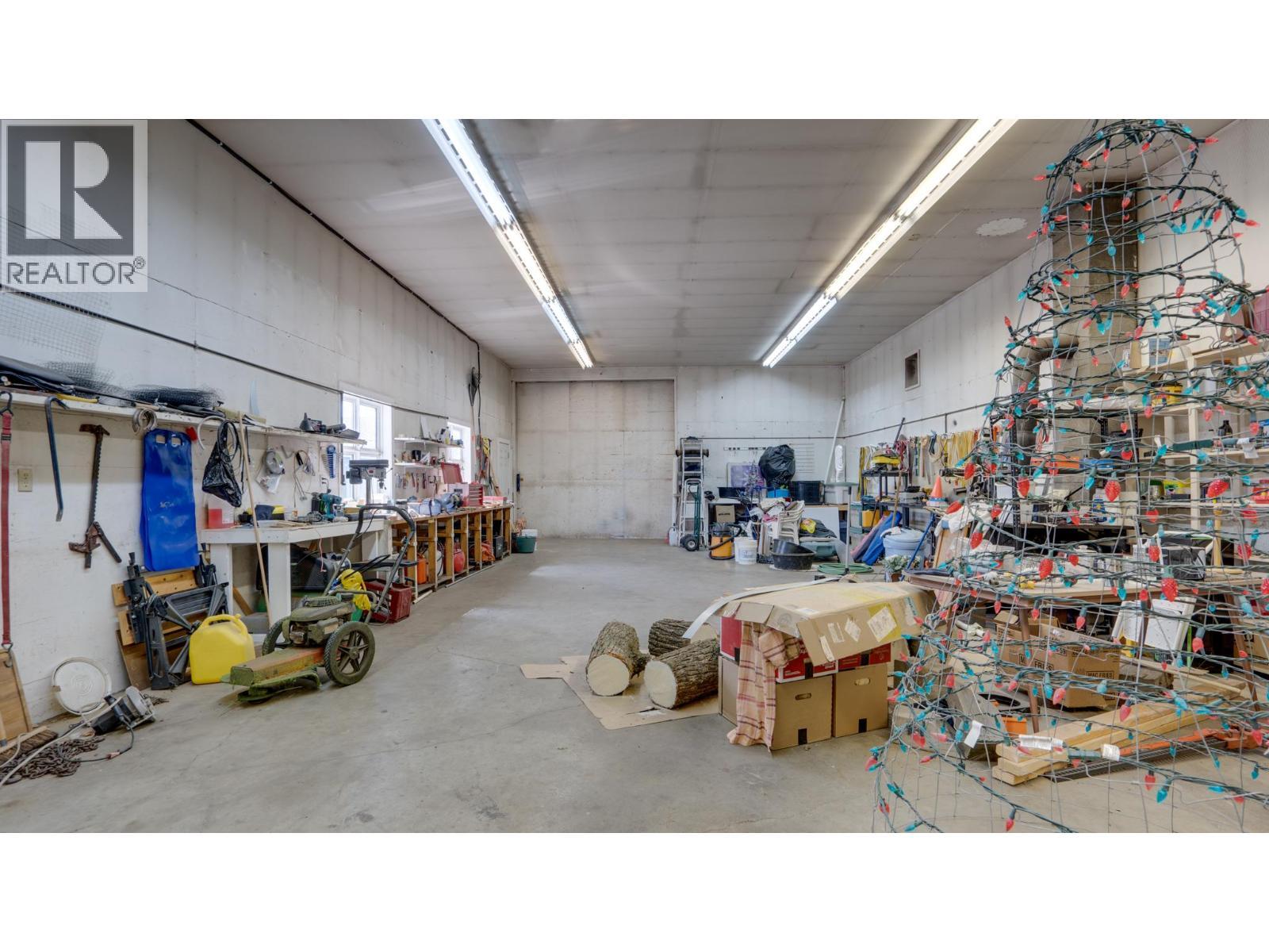 620 Mountview Road, Vernon, BC - Indoor Photo Showing Garage