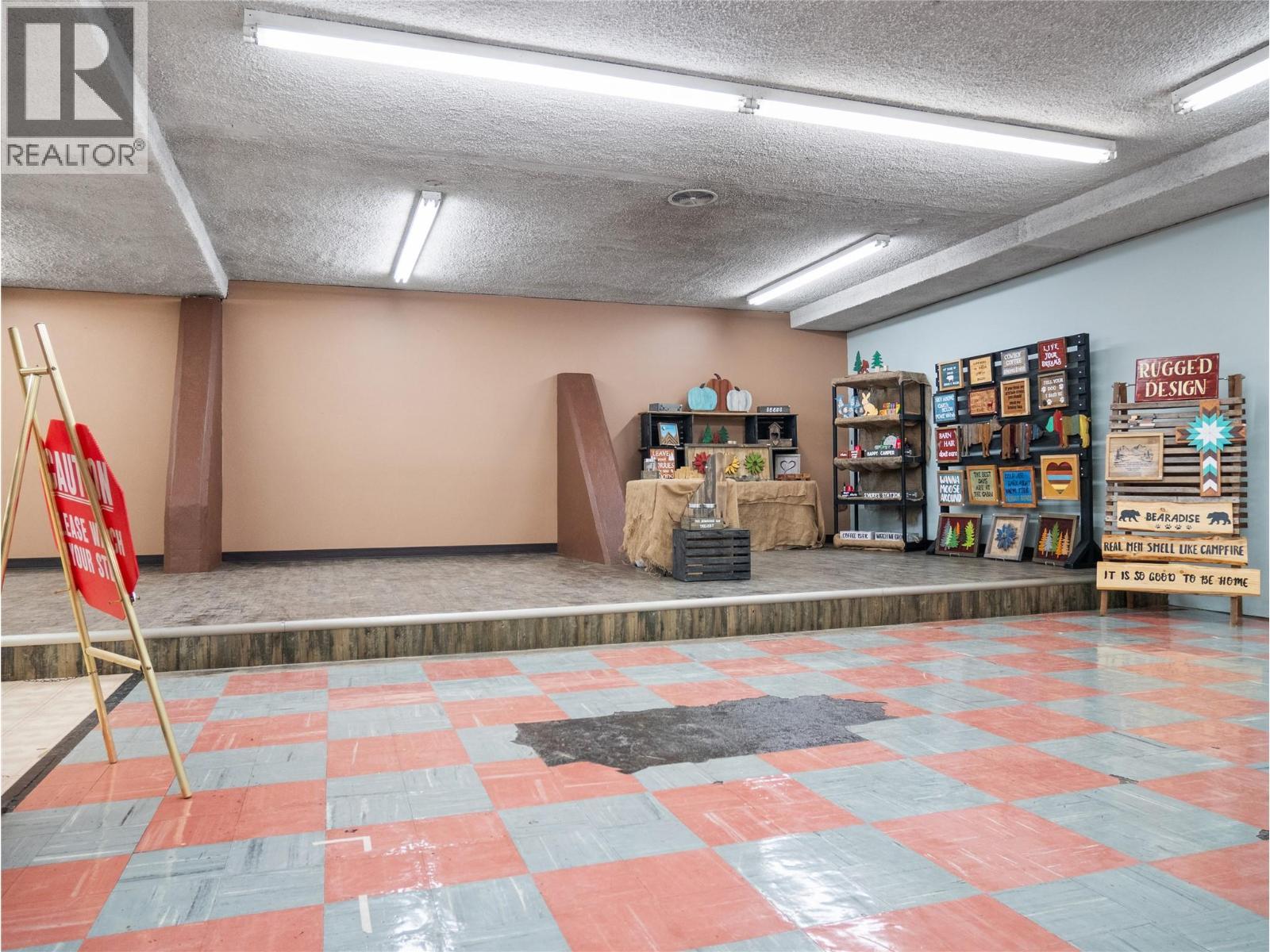 10121 10 Street, Dawson Creek, BC