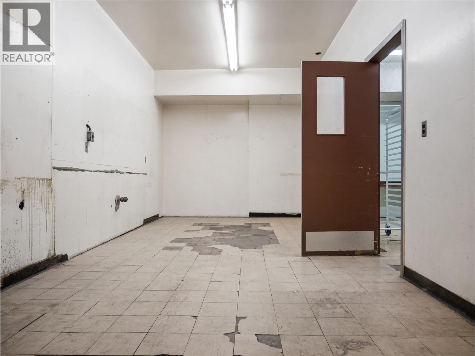 10121 10 Street, Dawson Creek, BC