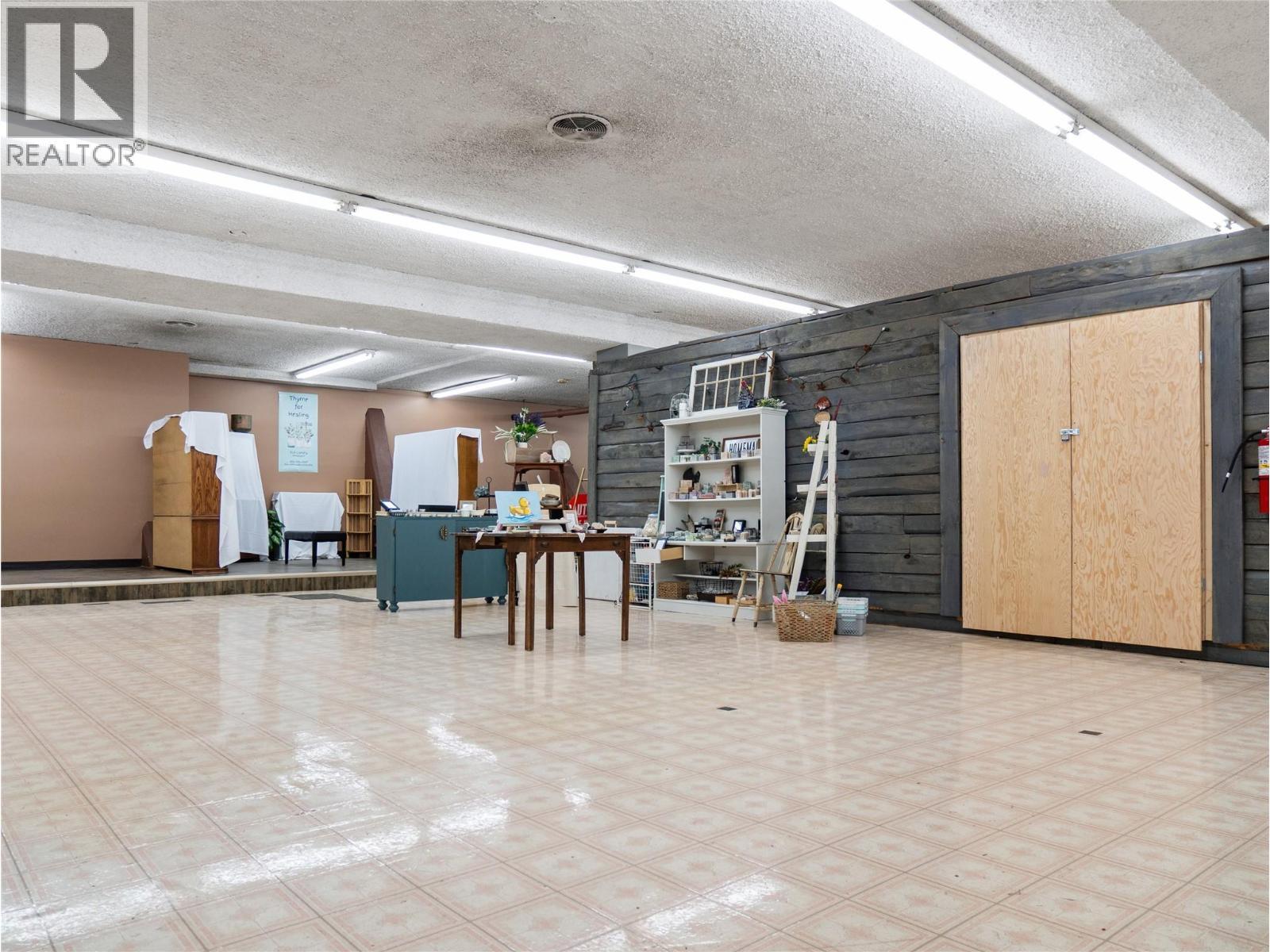 10121 10 Street, Dawson Creek, BC