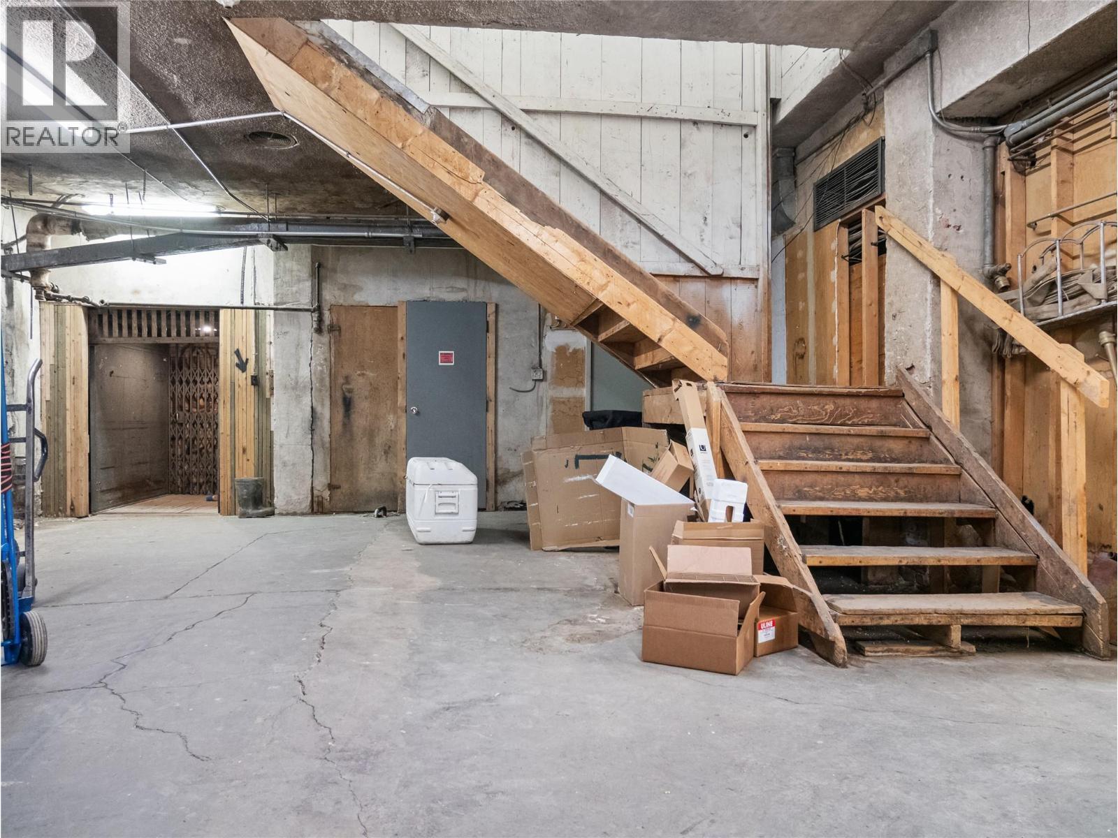 10121 10 Street, Dawson Creek, BC