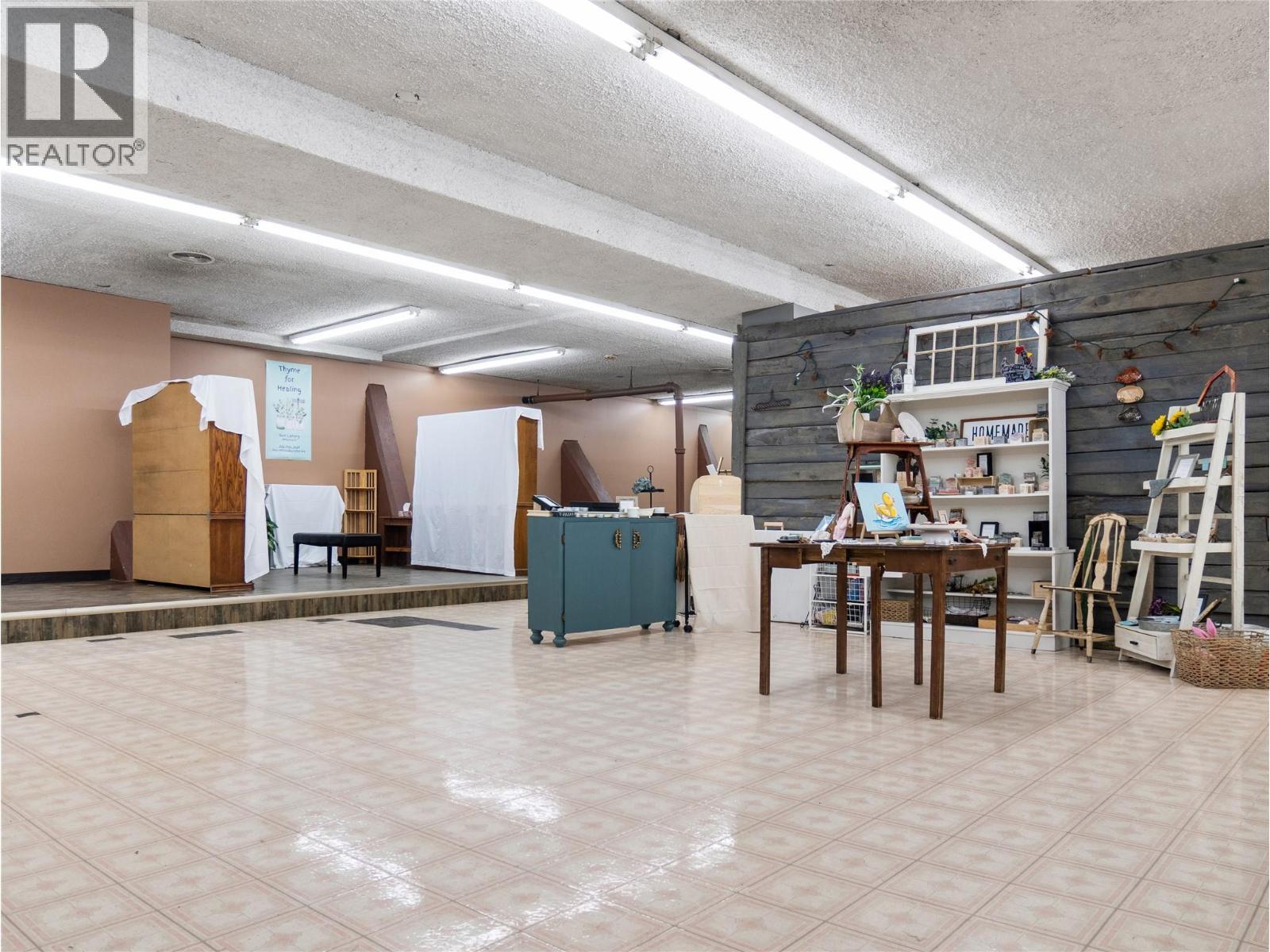 10121 10 Street, Dawson Creek, BC