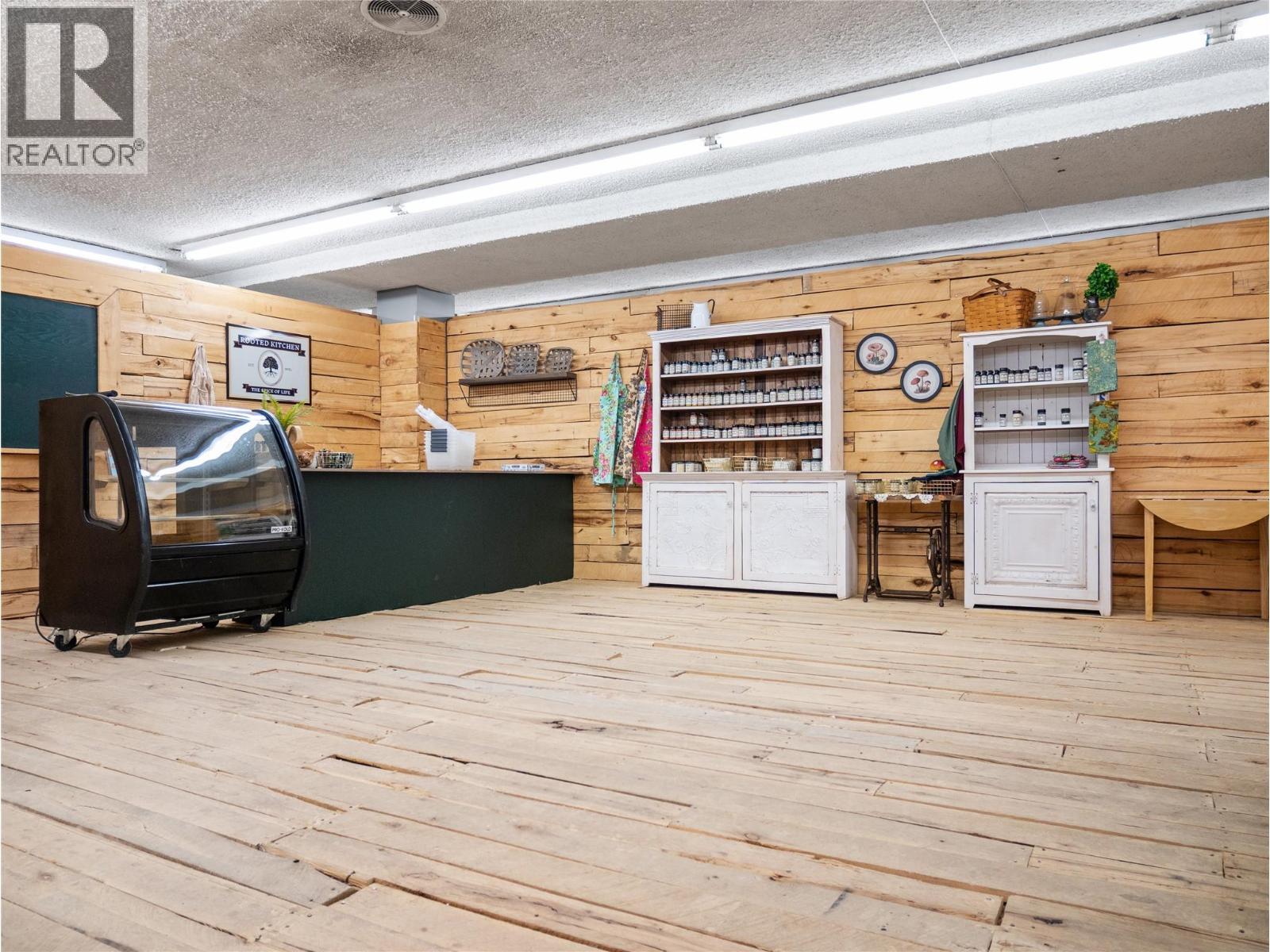 10121 10 Street, Dawson Creek, BC