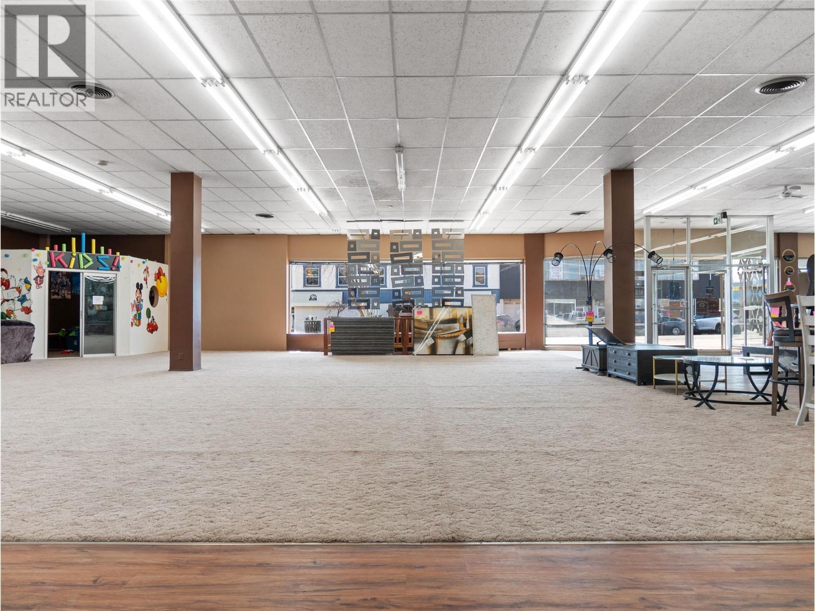 10121 10 Street, Dawson Creek, BC