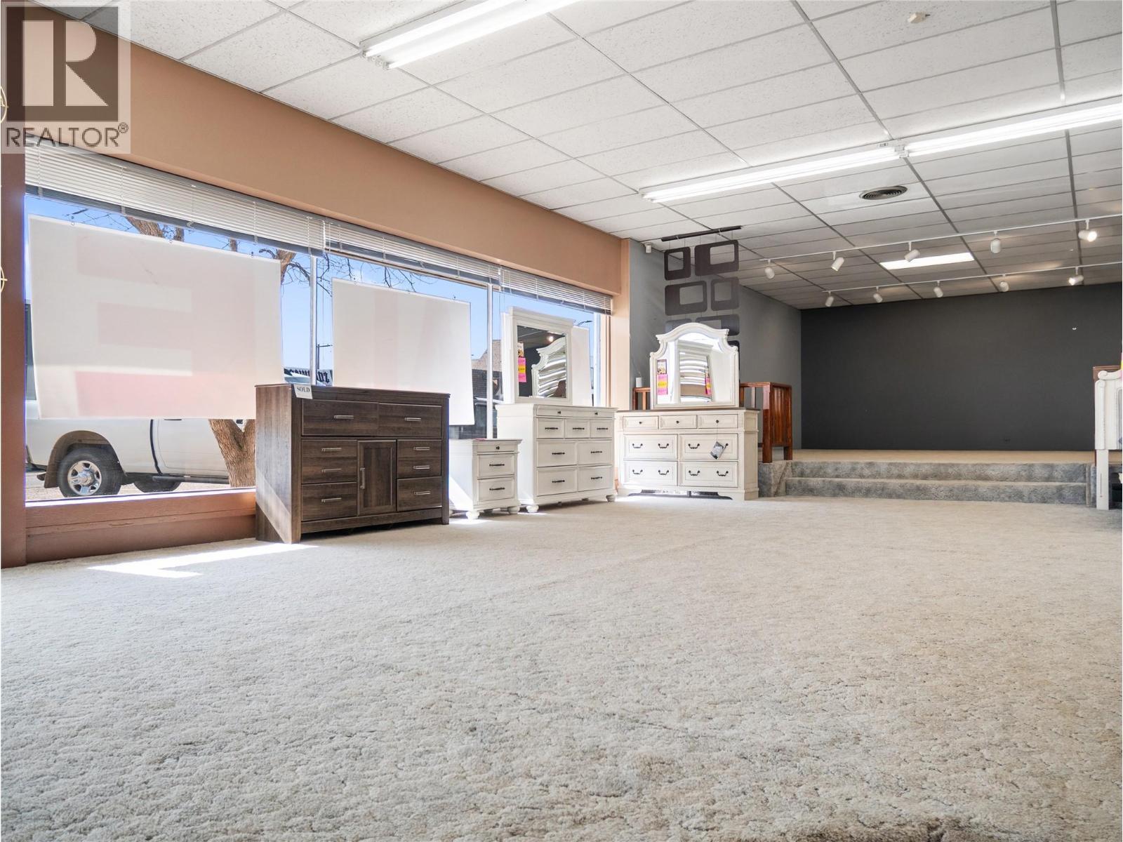 10121 10 Street, Dawson Creek, BC