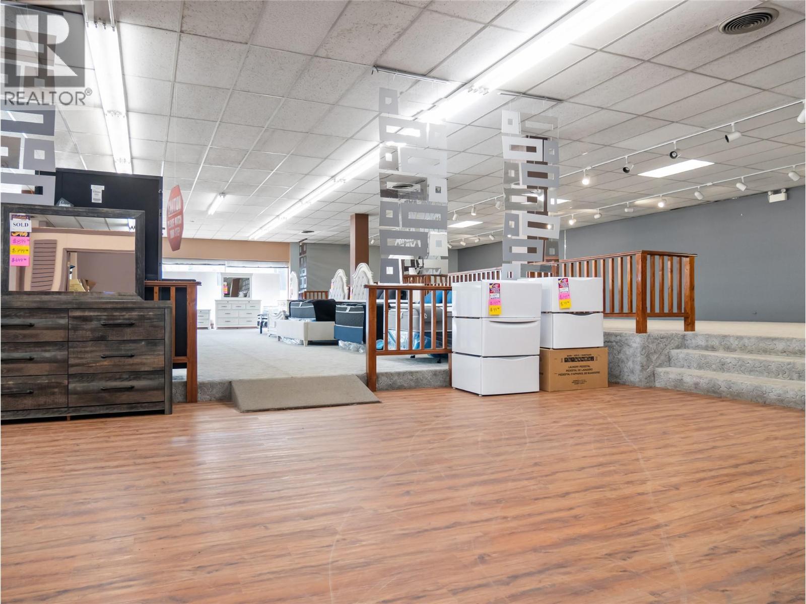 10121 10 Street, Dawson Creek, BC