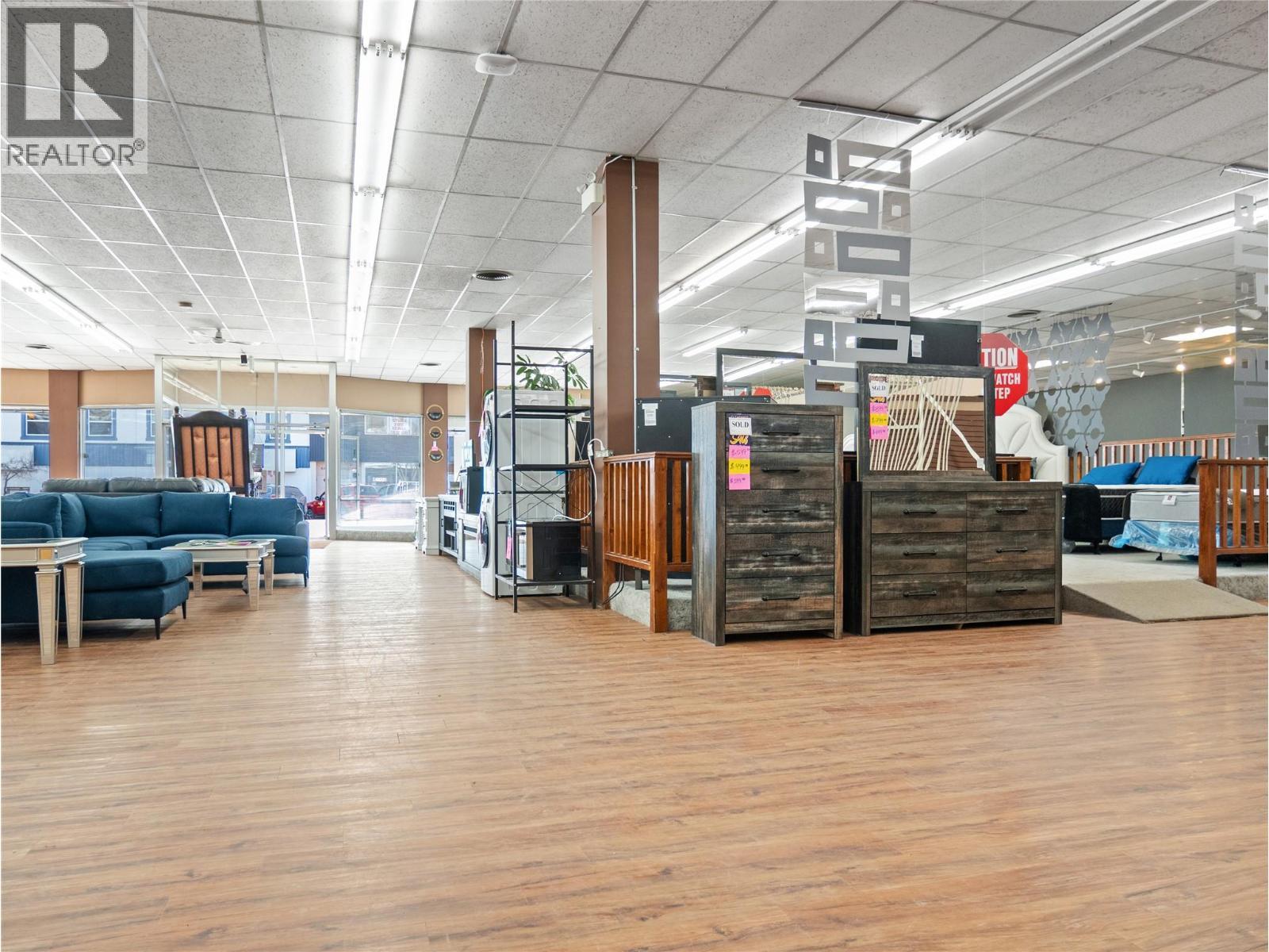 10121 10 Street, Dawson Creek, BC