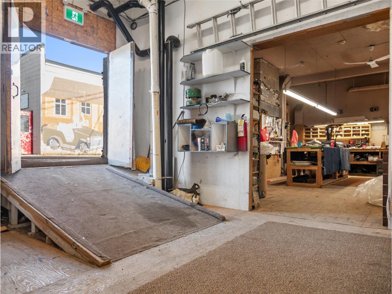 10121 10 Street, Dawson Creek, BC