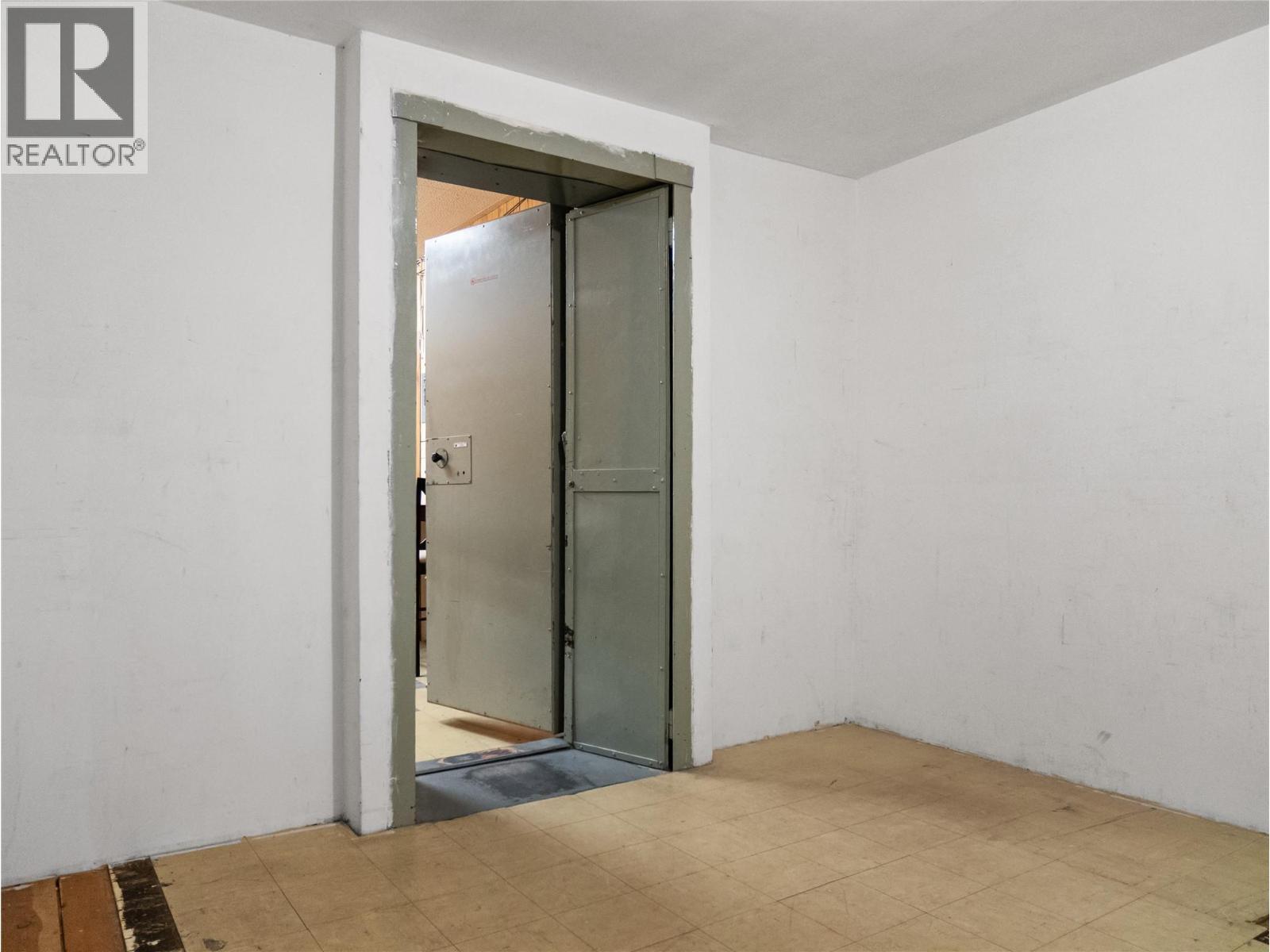 10121 10 Street, Dawson Creek, BC