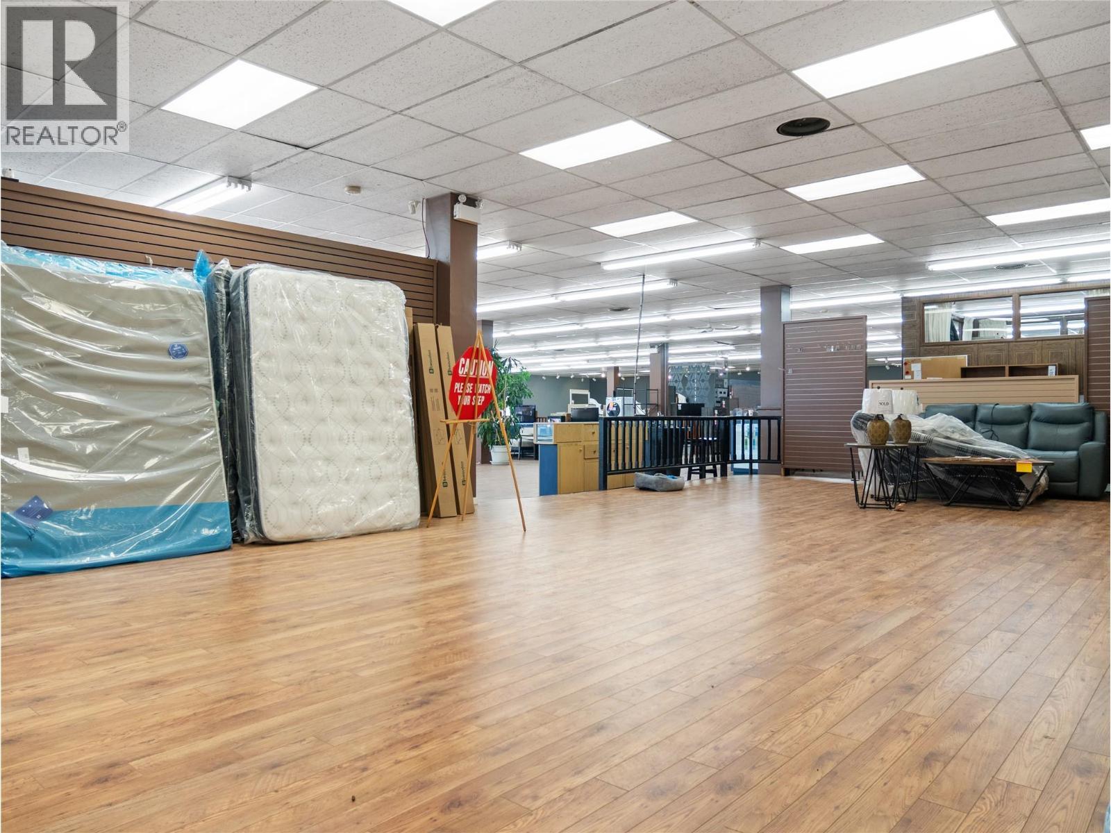 10121 10 Street, Dawson Creek, BC