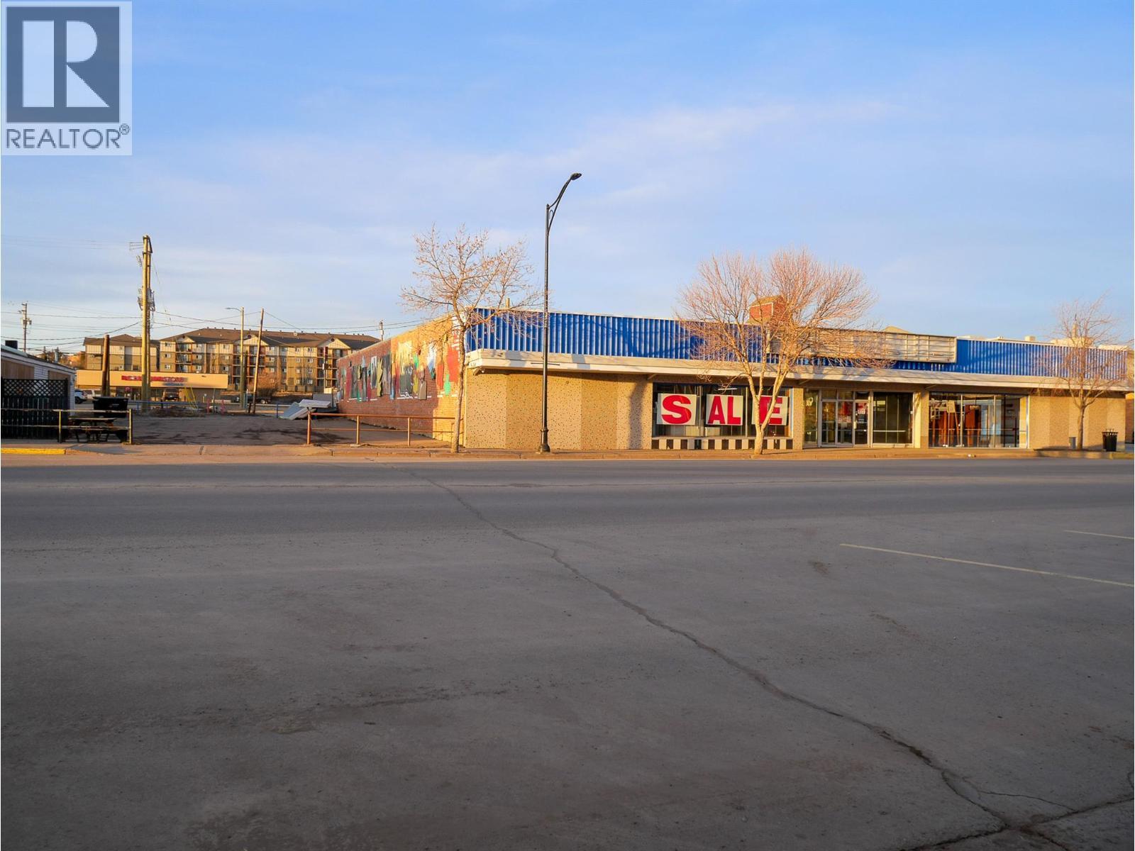 10121 10 Street, Dawson Creek, BC