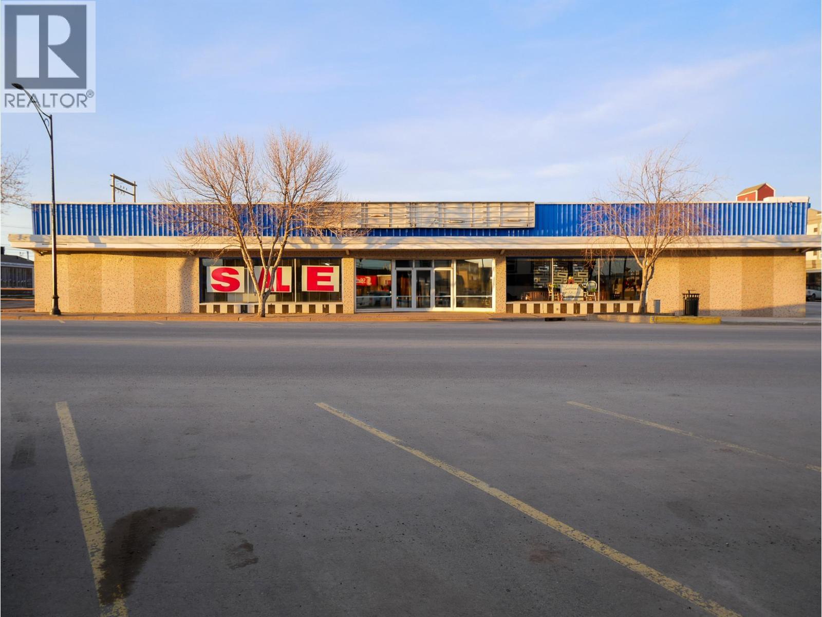 10121 10 Street, Dawson Creek, BC