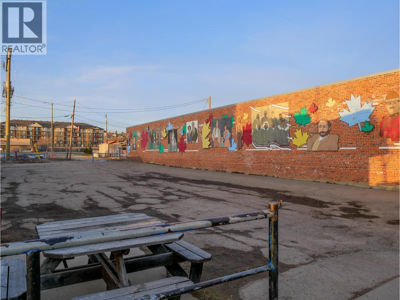 10121 10 Street, Dawson Creek, BC